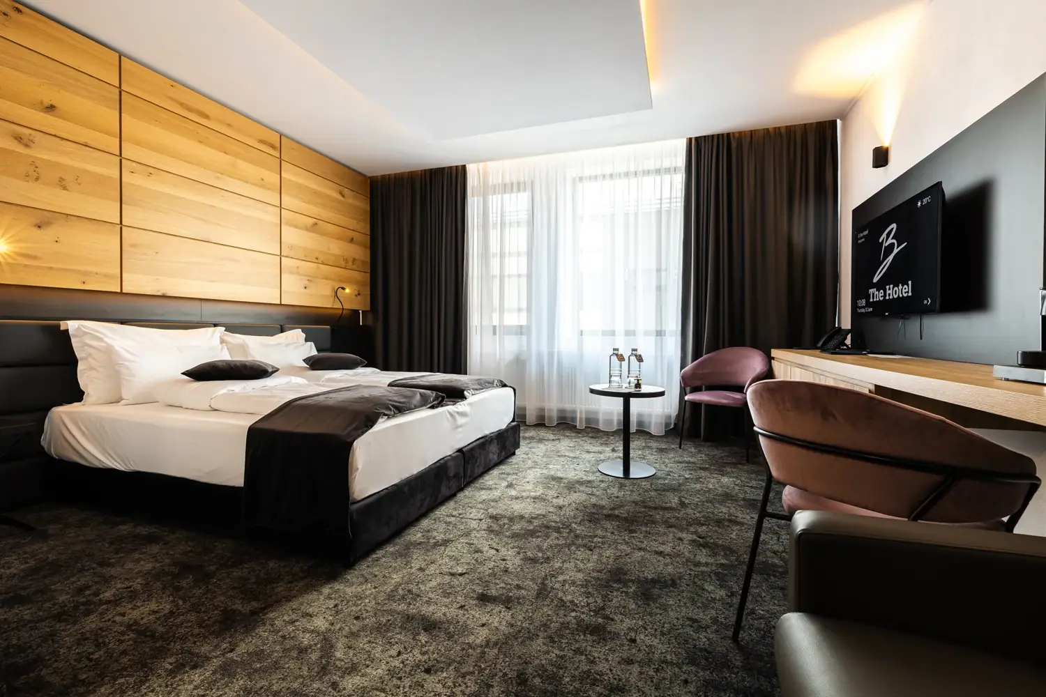 Studiu de caz: B The Hotel Sfântu Gheorghe — Brand vizual și conținut